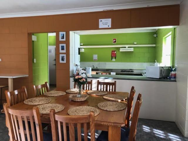 Batemans Bay Holiday Park & Hostel Екстер'єр фото
