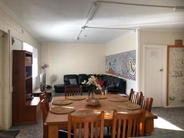Batemans Bay Holiday Park & Hostel Екстер'єр фото