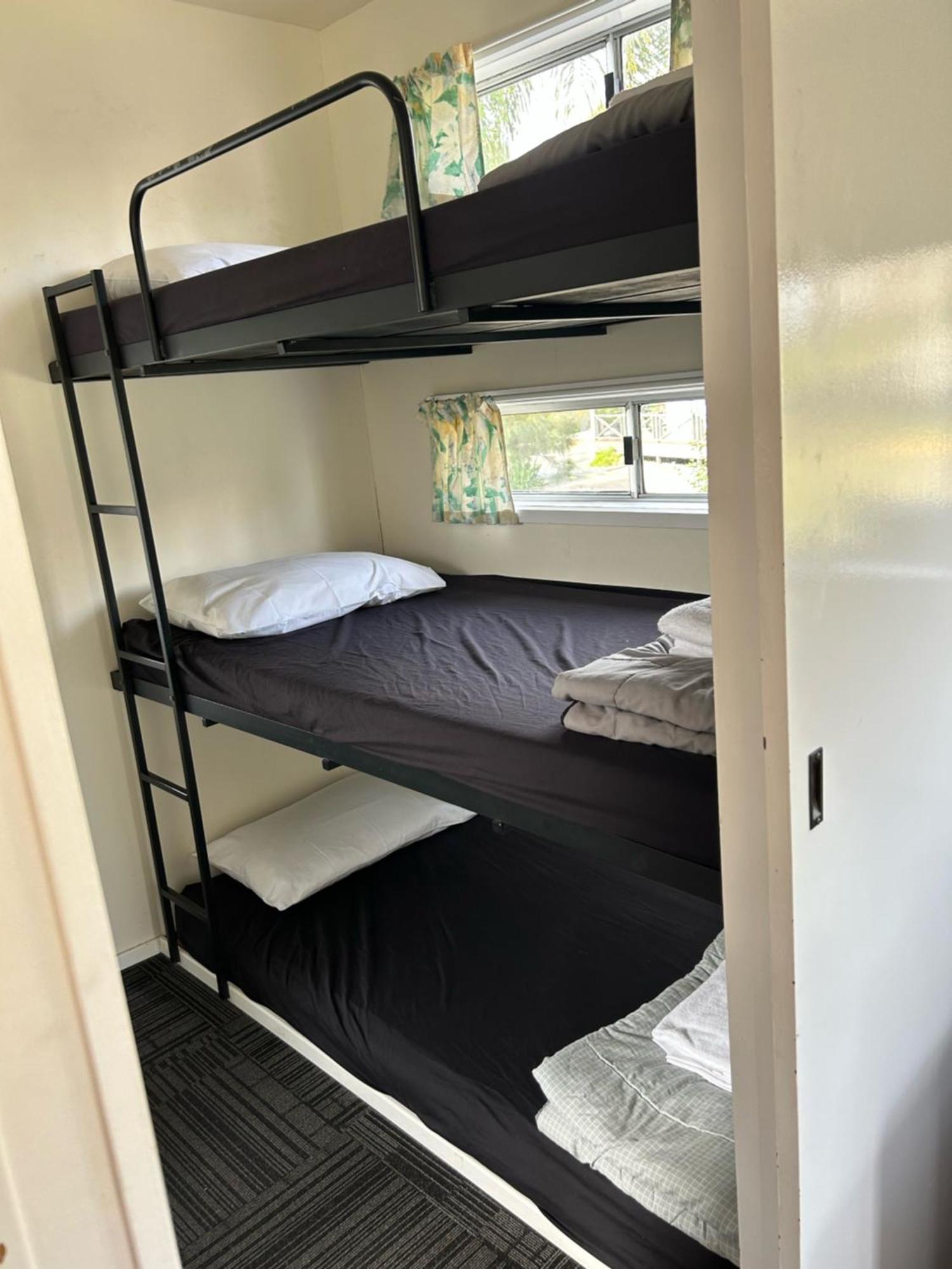 Batemans Bay Holiday Park & Hostel Екстер'єр фото