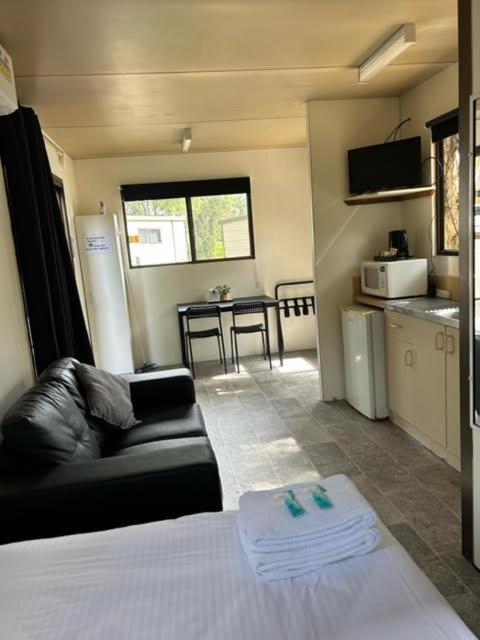 Batemans Bay Holiday Park & Hostel Екстер'єр фото